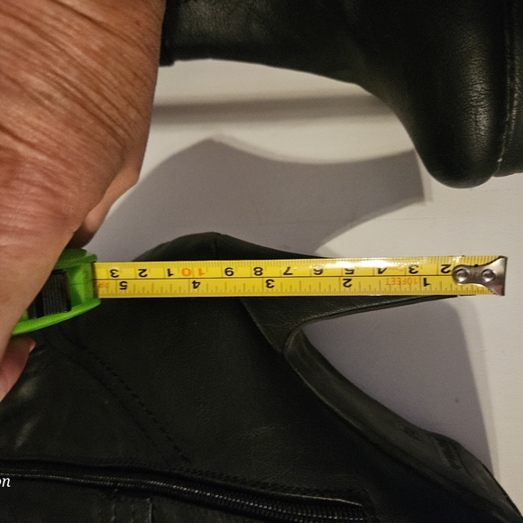 Knee high black boots - Picture 2 of 8